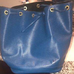 LV epi leather bucket